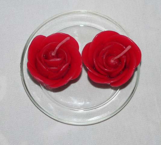2 x Red Rose Candles on a Glass Plate